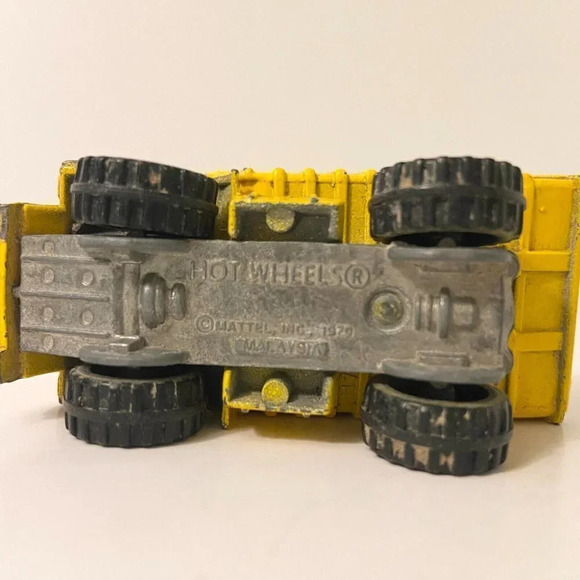 Vintage 1979 Hot Wheels Yellow Construction Dump Truck Mattel Malaysia - Picture 10 of 10